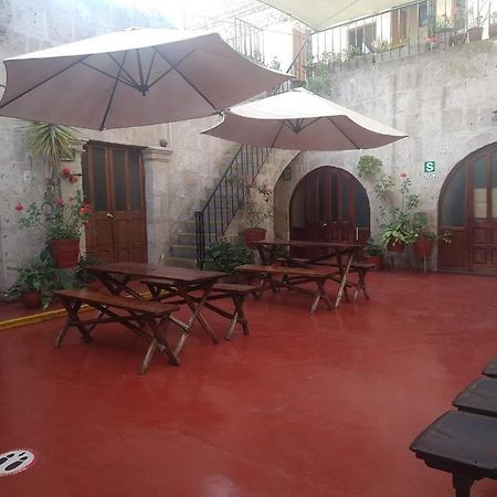 Hostal Flores Arequipa Exterior photo